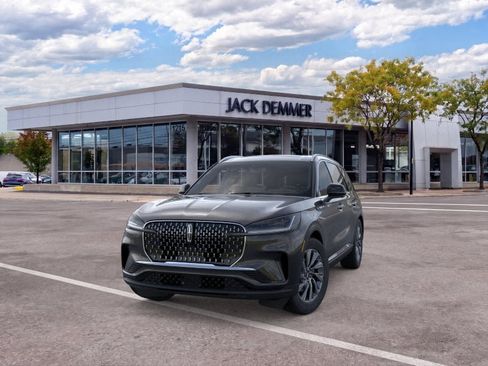 Used 2026 Lincoln Aviator AWD image 2