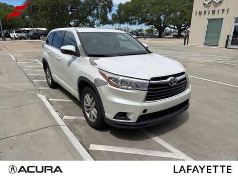 Used 2015 Toyota Highlander LE image 1