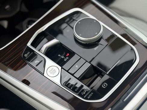 New 2026 BMW X5 xDrive40i w/ M Sport Package AWD/4WD image 21