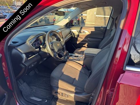 Used 2020 Chevrolet Traverse LT image 10