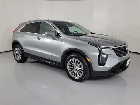 Certified 2025 Cadillac XT4 Premium Luxury image 1