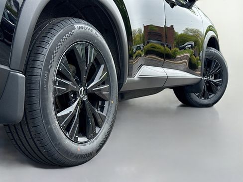 Used 2023 Nissan Rogue SV w/ SV Premium B Package AWD/4WD image 15