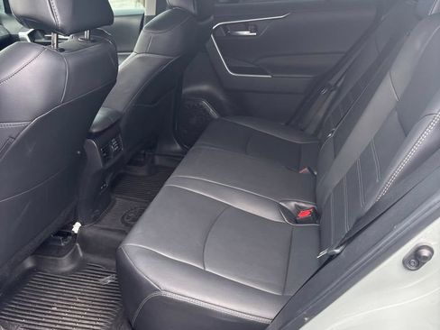 Used 2022 Toyota RAV4 XLE Premium AWD/4WD image 7