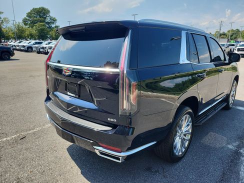 Used 2024 Cadillac Escalade Premium Luxury AWD/4WD image 3