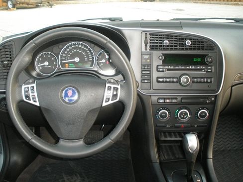 Used 2010 Saab 9-3 X image 30