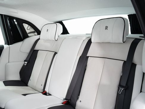 Certified 2023 Rolls-Royce Phantom Sedan image 27