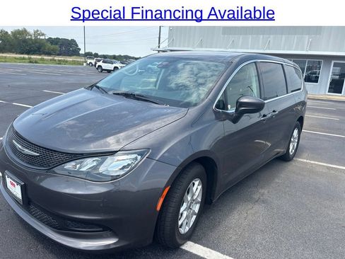 Used 2023 Chrysler Voyager LX FWD image 1