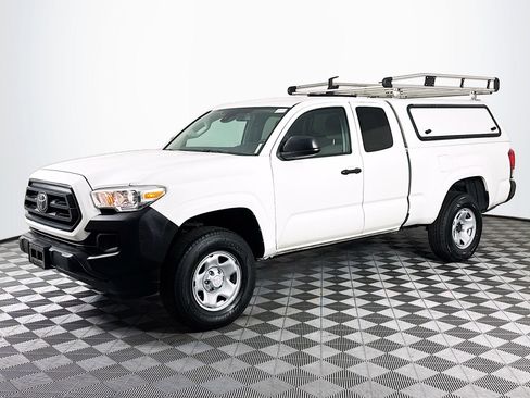 Used 2021 Toyota Tacoma SR image 4