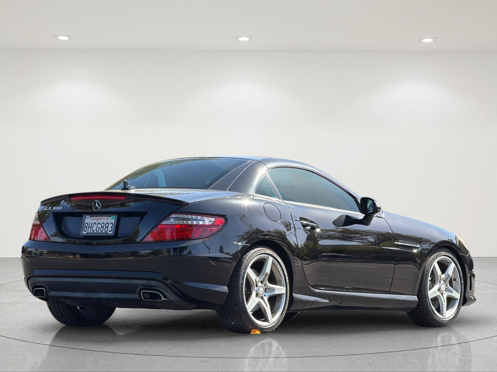 Used 2016 Mercedes-Benz SLK 300 image 4