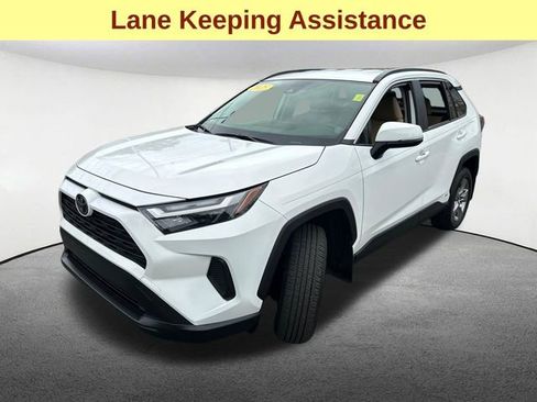 Used 2025 Toyota RAV4 LE AWD/4WD image 5