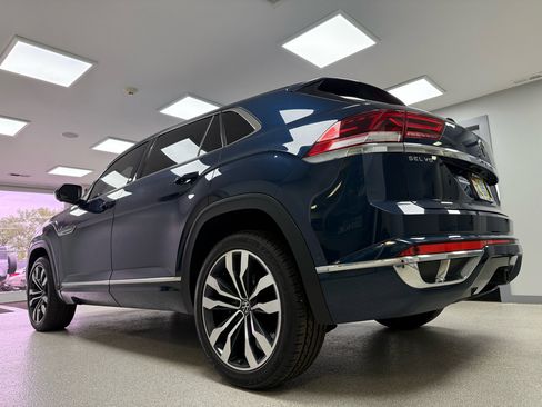 Used 2021 Volkswagen Atlas Cross Sport SEL Premium R-Line image 5