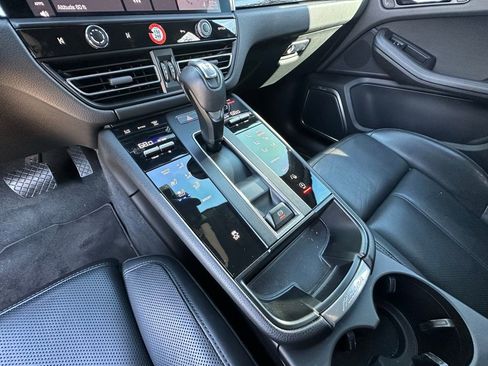 Used 2023 Porsche Macan image 26