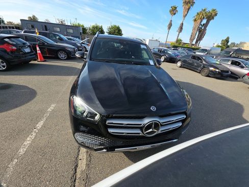 Used 2020 Mercedes-Benz GLE 350 w/ Premium Package image 2