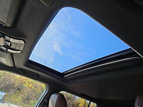 Used 2025 Toyota Land Cruiser image 12