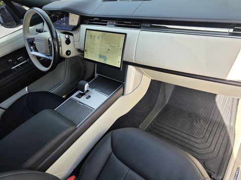 Certified 2024 Land Rover Range Rover SE AWD/4WD image 27
