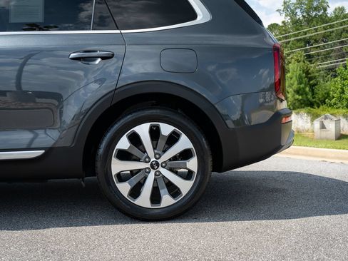 Used 2020 Kia Telluride S w/ S 8 Passenger Seating Package FWD image 6