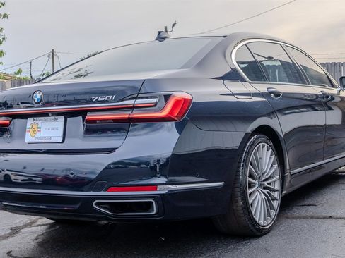 Used 2020 BMW 750i xDrive w/ Executive Package image 5