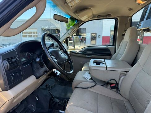 Used 2006 Ford F350 4x4 Regular Cab DRW Super Duty image 27