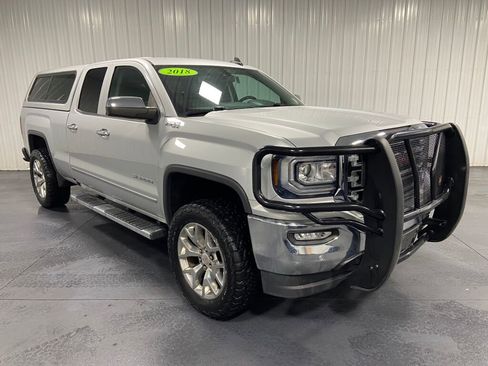 Used 2018 GMC Sierra 1500 SLT w/ SLT Premium Package image 2