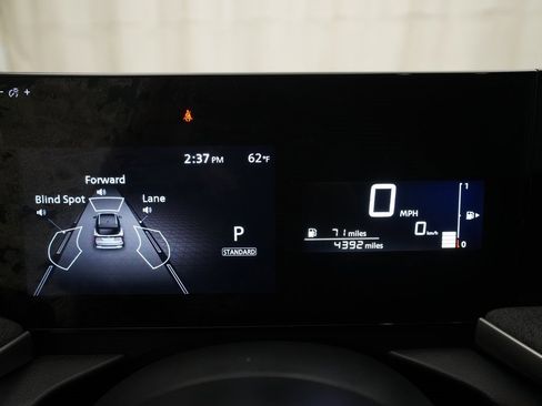 Certified 2025 Nissan Kicks SV w/ SV Premium Package image 2