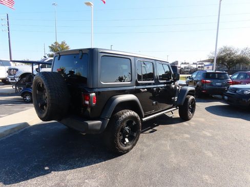 Used 2019 Jeep Wrangler Unlimited Sport S image 11