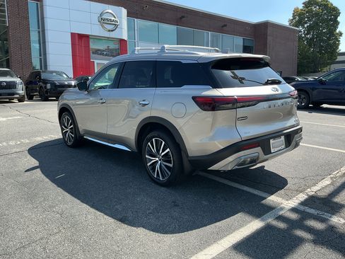 Used 2025 INFINITI QX60 Sensory w/ Vision Package AWD/4WD image 2