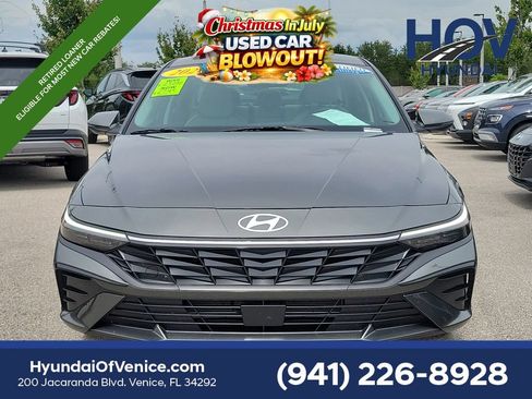 Certified 2026 Hyundai Elantra Limited FWD image 3