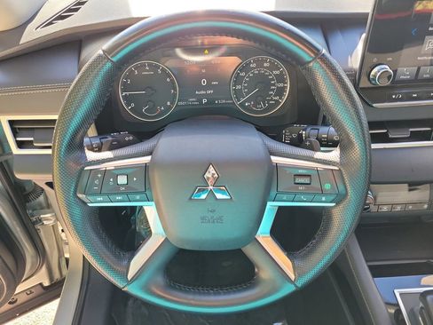 Used 2024 Mitsubishi Outlander SE image 28