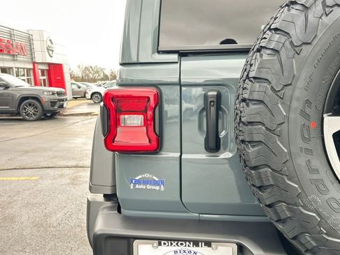 New 2026 Jeep Wrangler Unlimited Rubicon AWD/4WD image 9