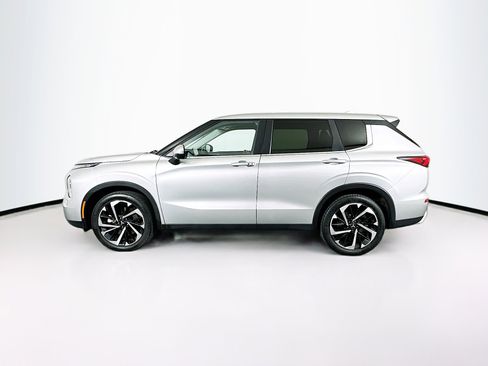 Used 2024 Mitsubishi Outlander SE image 4