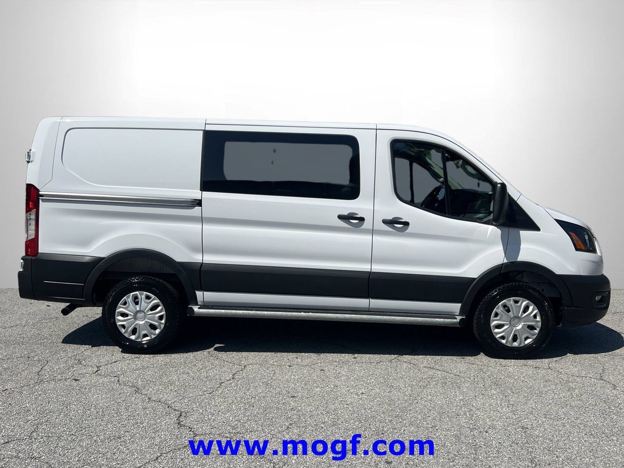 Used 2025 Ford Transit 250 Low Roof w/ Exterior Upgrade Package RWD image 25