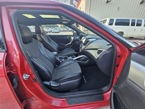 Used 2016 Hyundai Veloster w/ Option Group 03 FWD image 13