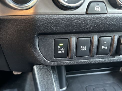 Used 2019 Toyota Tacoma TRD Off-Road image 27