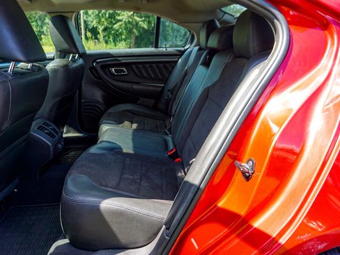 Used 2010 Ford Taurus SHO image 22