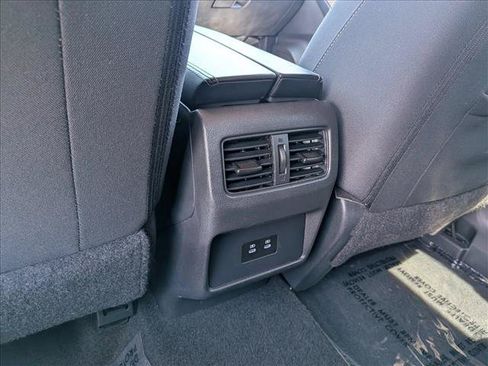 Used 2025 Nissan Rogue SV FWD image 24