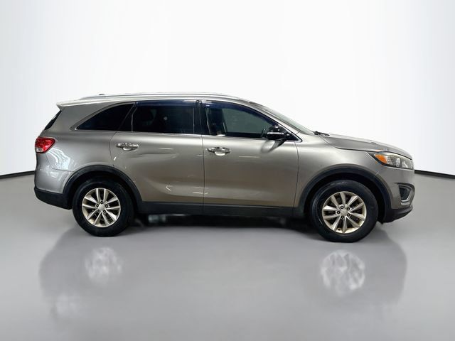 Used 2016 Kia Sorento FWD image 5