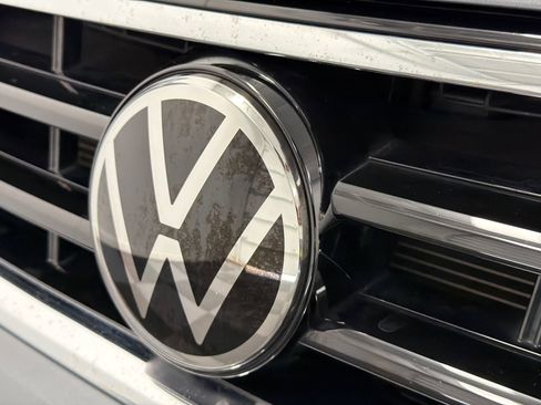 Used 2022 Volkswagen Tiguan SE R-Line FWD image 14