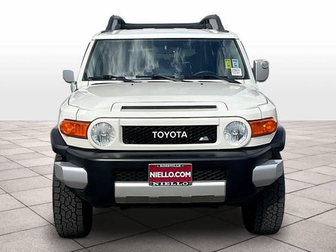Used 2014 Toyota FJ Cruiser 4WD w/ Convenience Package image 3