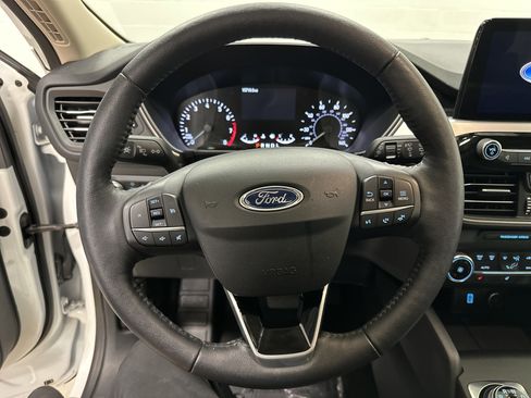 Used 2020 Ford Escape SEL image 18