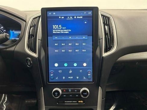 Used 2023 Ford Edge SEL image 43