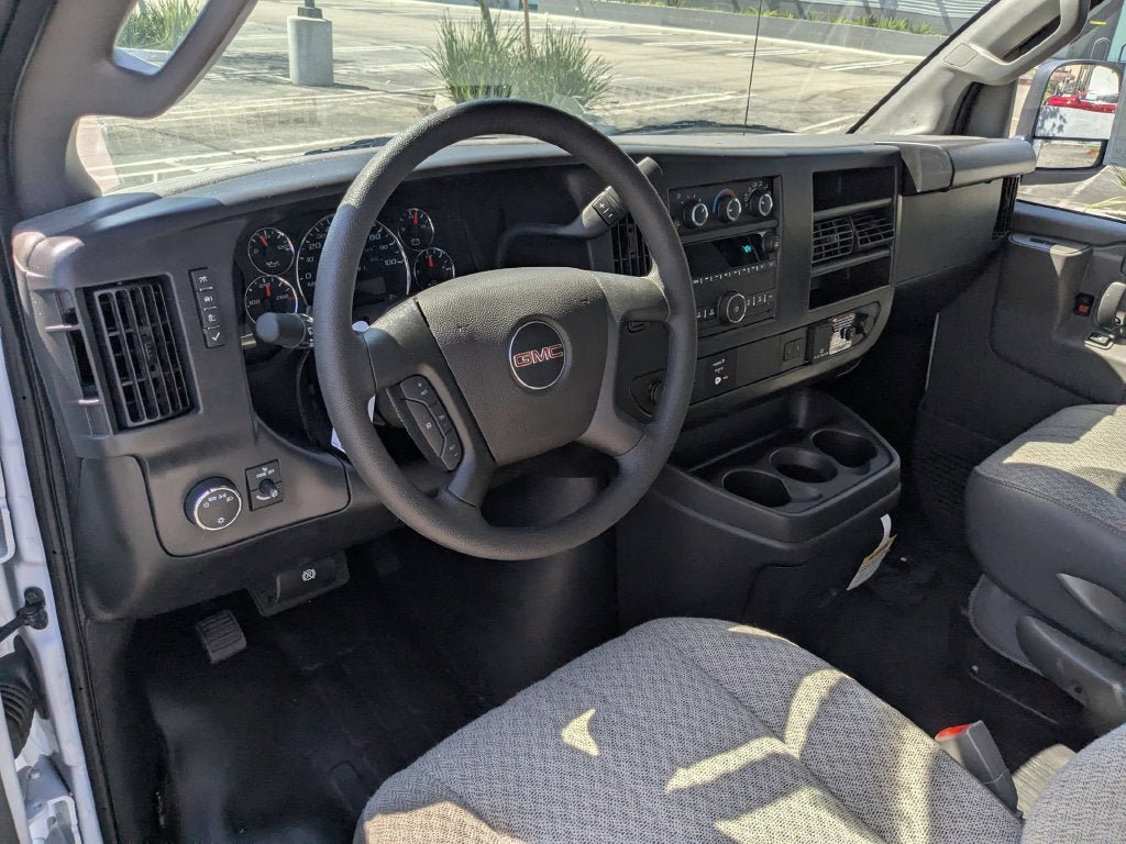 Used 2026 GMC Savana 3500 Extended w/ Driver Convenience Package RWD image 21
