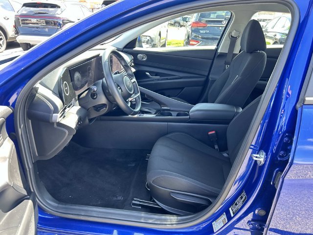 Used 2023 Hyundai Elantra SEL w/ Convenience Package FWD image 12