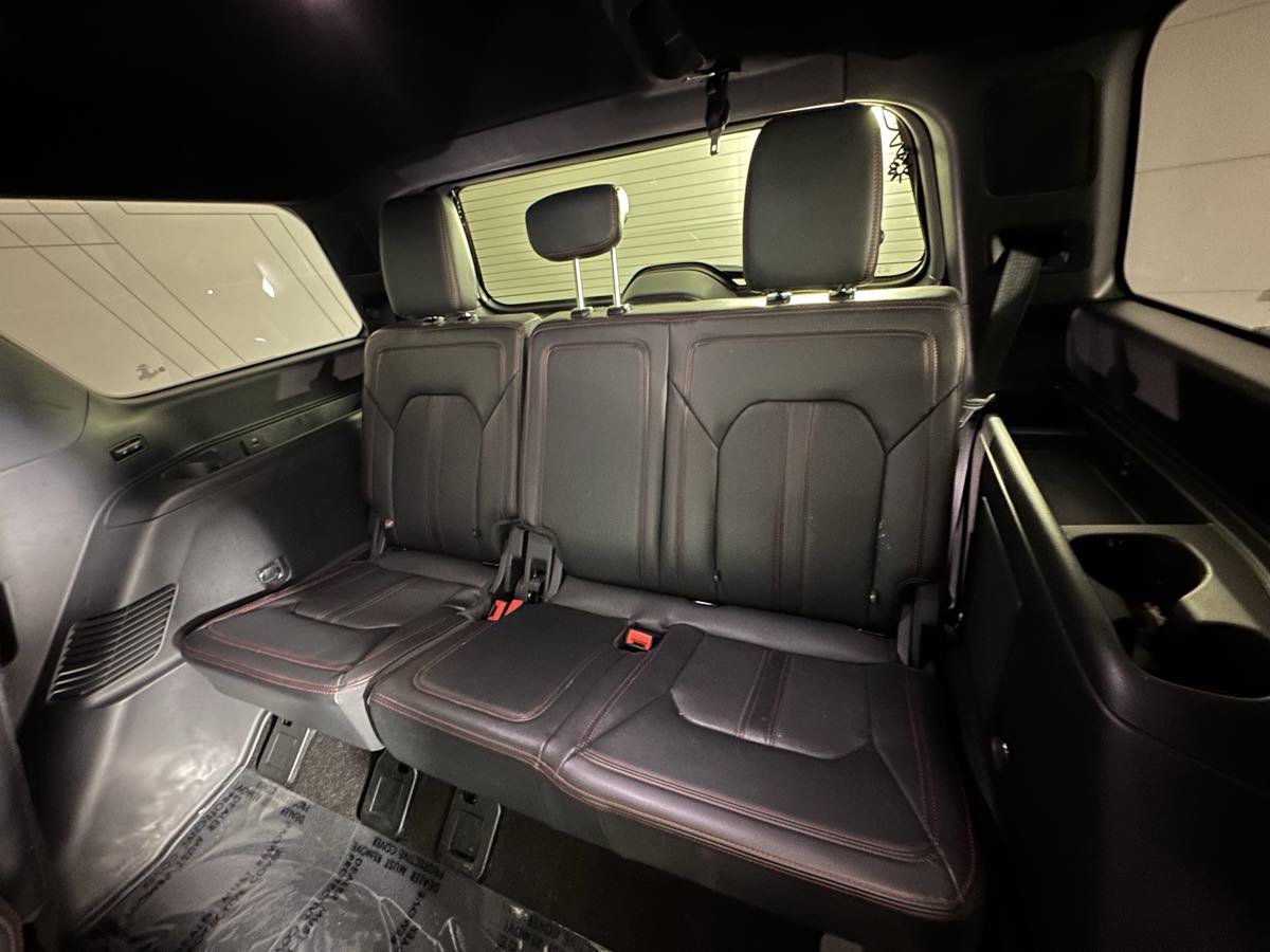 Used 2023 Ford Expedition Limited AWD/4WD image 30