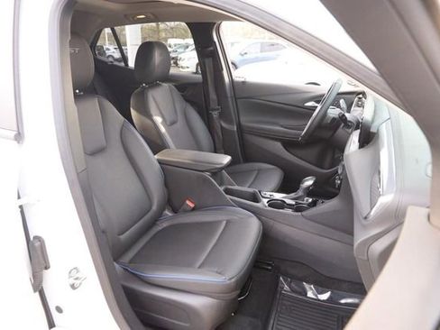 Used 2025 Buick Encore GX Sport Touring w/ Experience Buick Package image 24