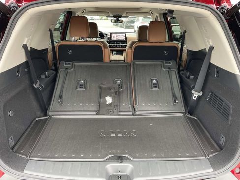 New 2026 Nissan Pathfinder Platinum AWD/4WD image 12