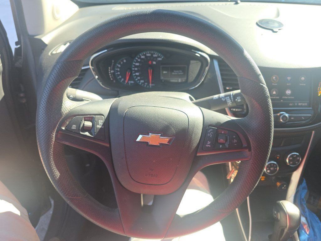 Used 2021 Chevrolet Trax LT FWD image 8