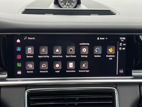 Used 2022 Porsche Panamera 4S w/ Premium Package image 31