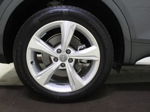 Used 2020 Audi Q5 2.0T Premium AWD/4WD image 31