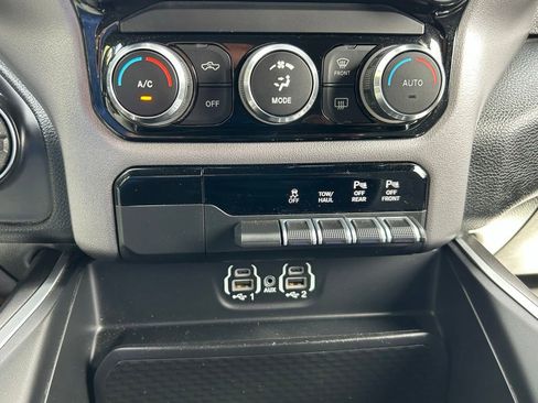 Used 2022 RAM 1500 Big Horn RWD image 28