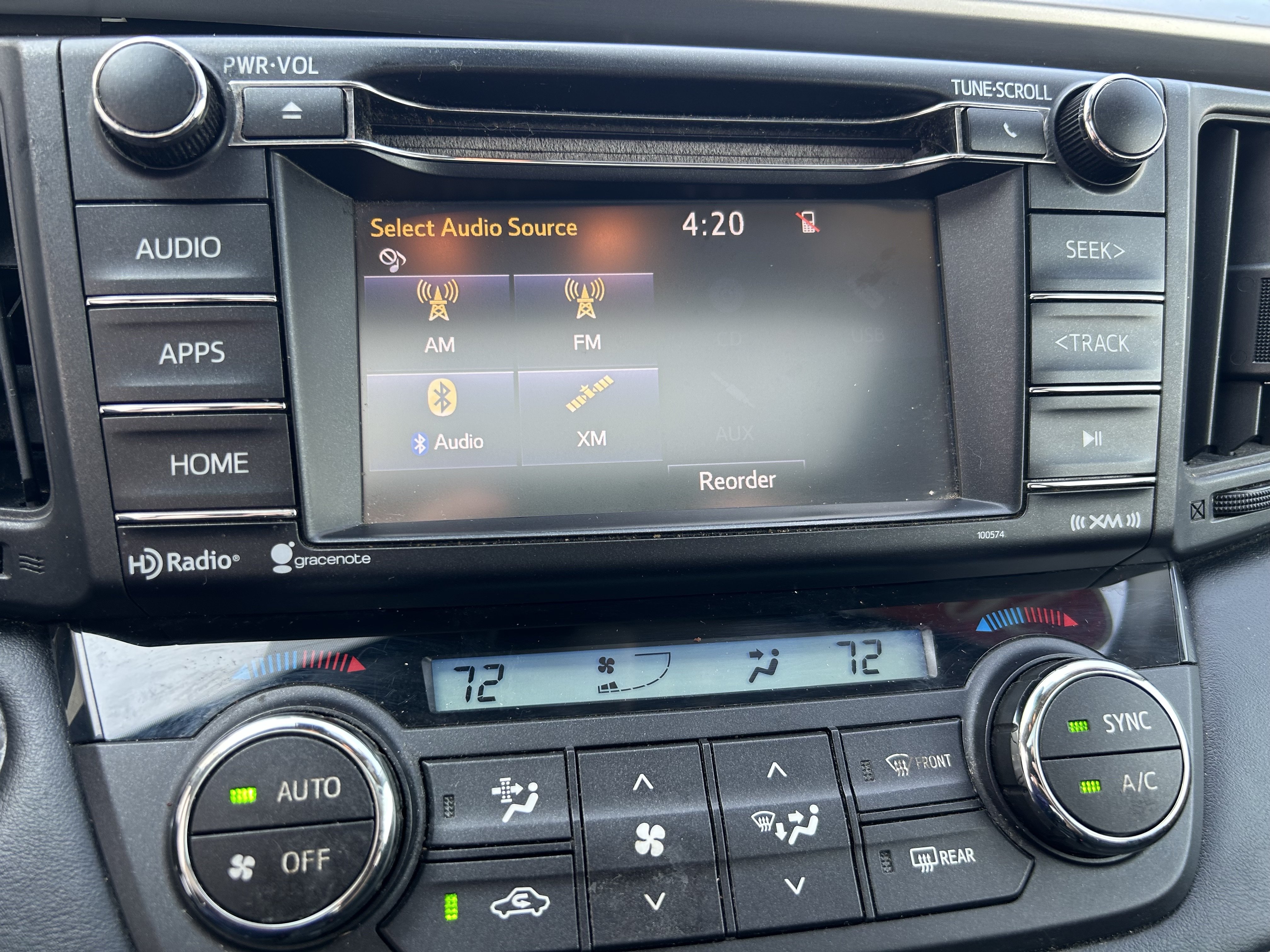 Used 2018 Toyota RAV4 XLE AWD/4WD image 27